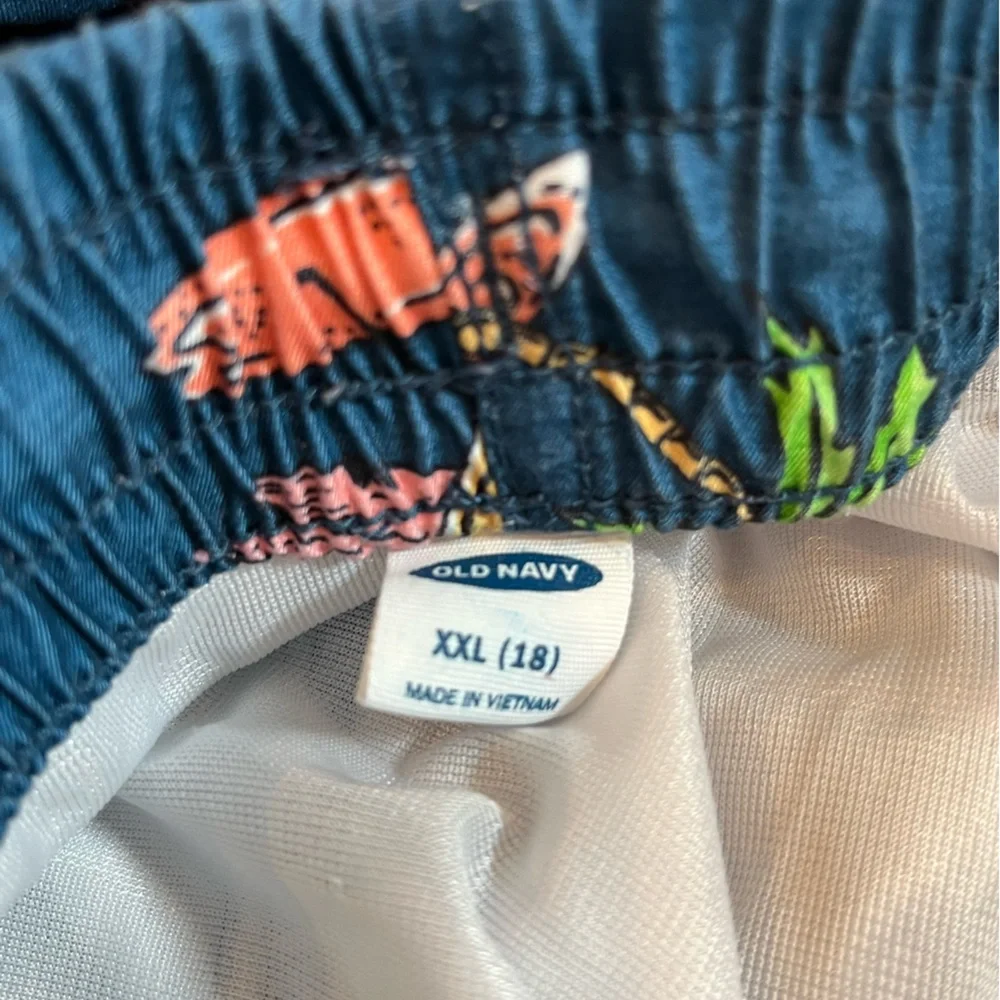 ⭐️ EUC - Old Navy Boys XXL (18) Bathing Suit Trunks